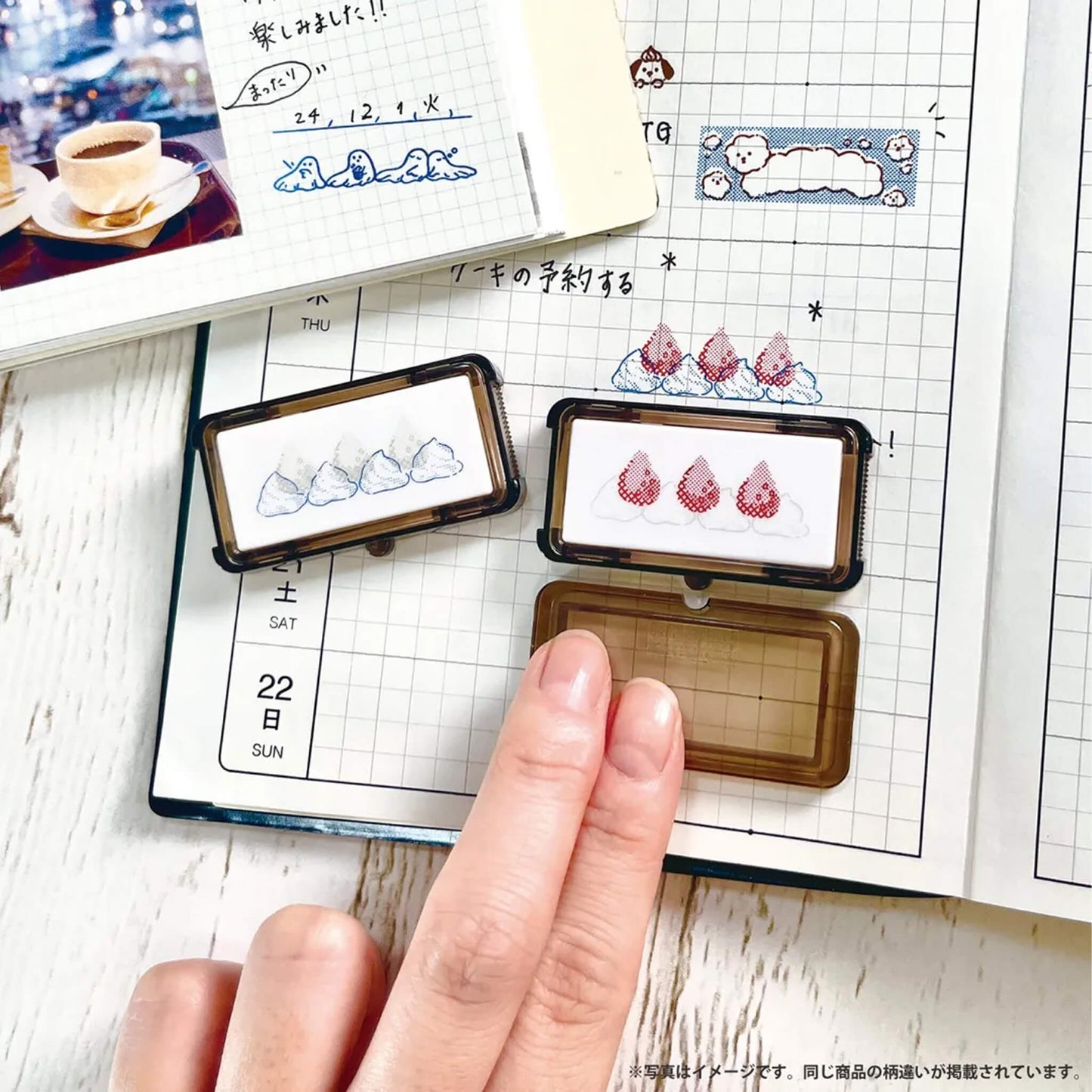 Kutsuwa Hancoco Deco Layer Stamp - Date and Cat - Pre - inked Stamps