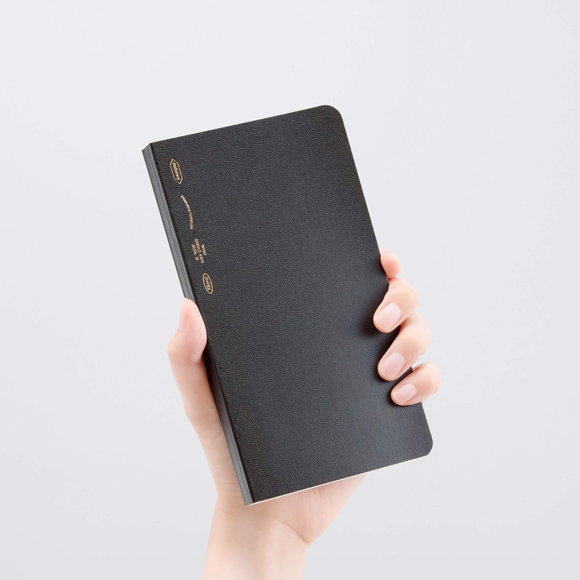 STÁLOGY Editor's Series Half - Year Notebook B6 Slim Black - Notebooks
