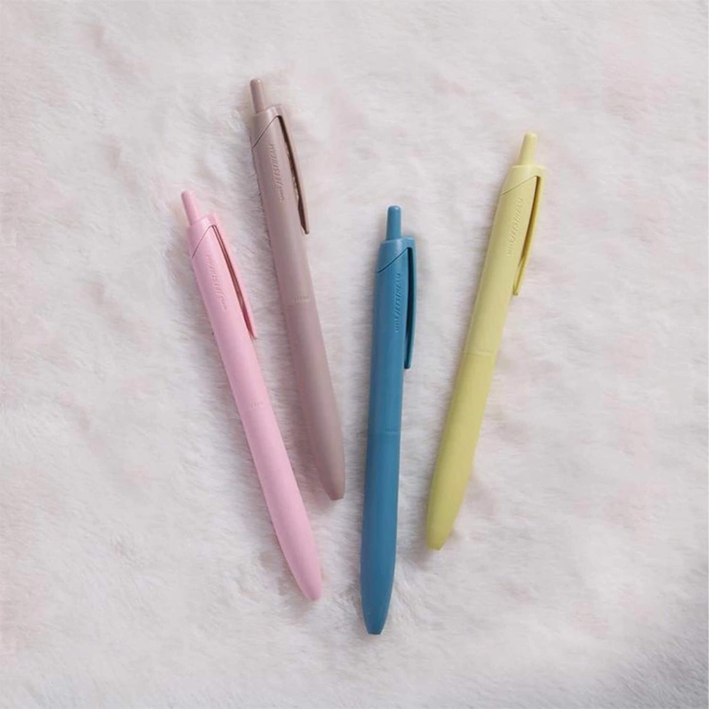 Uni Mitsubishi Jestream Single Ballpoint Pen (with Lite Touch Ink) 0.5mm - Light Blue - Ballpoint Pens