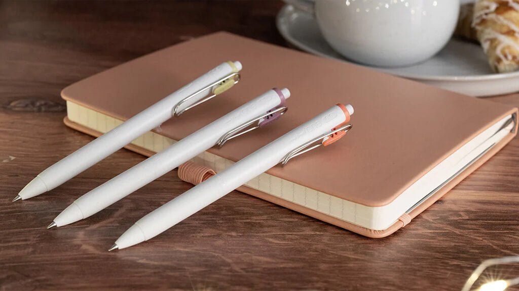 Uni-ball ONE - Paper Whisper