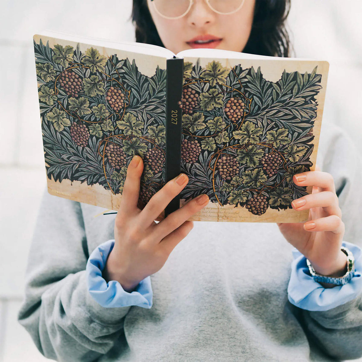 Hobonichi Techo HON A5 2027 - V&A Series: Vine - 2027 Planners & Diaries