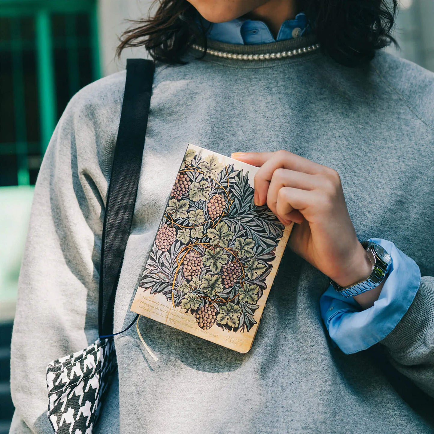 Hobonichi Techo HON A6 2027 - V&A Series: Vine - 2027 Planners & Diaries