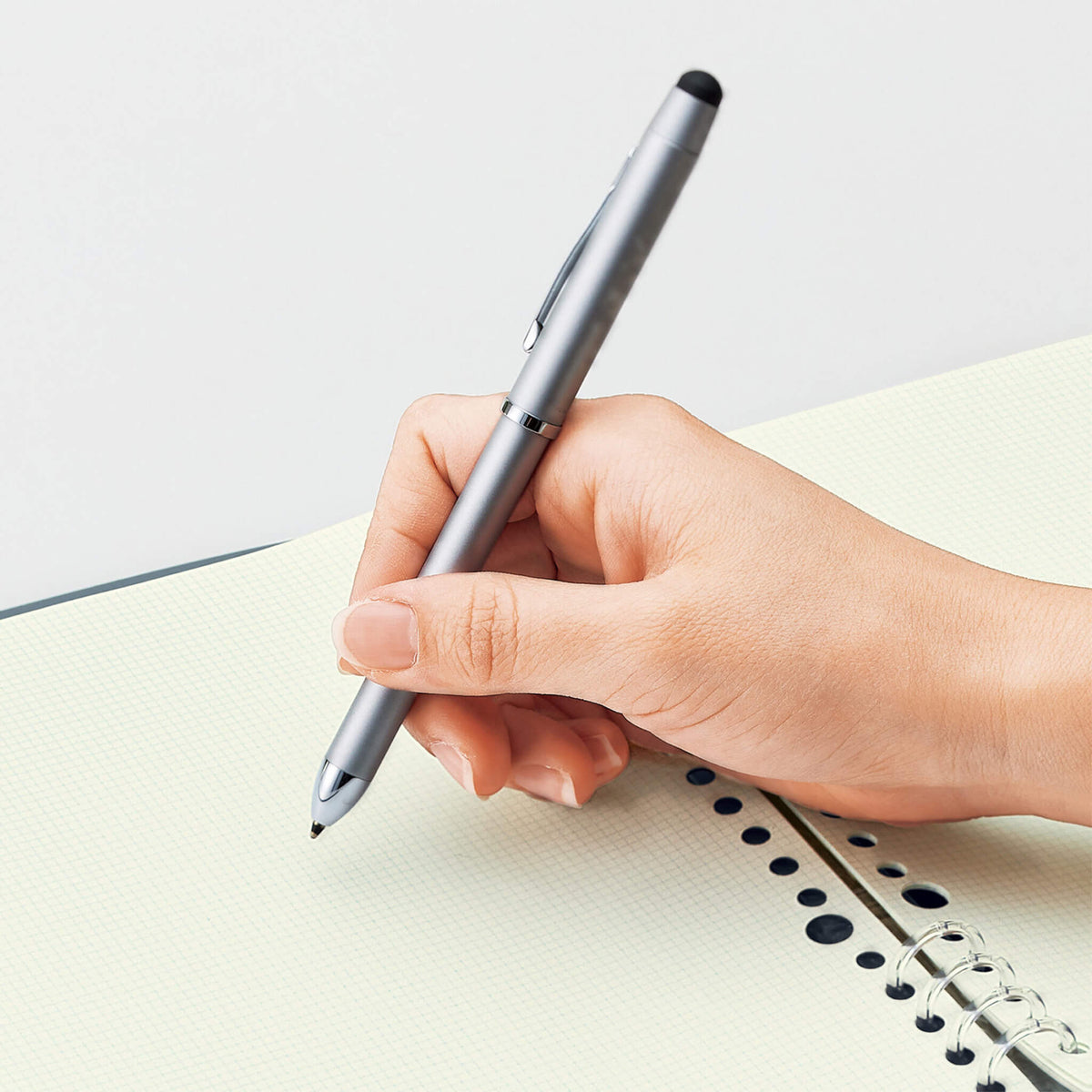 Kleid × Eric Small Things Binder Notebook [A5] - White - Loose-Leaf Notebooks
