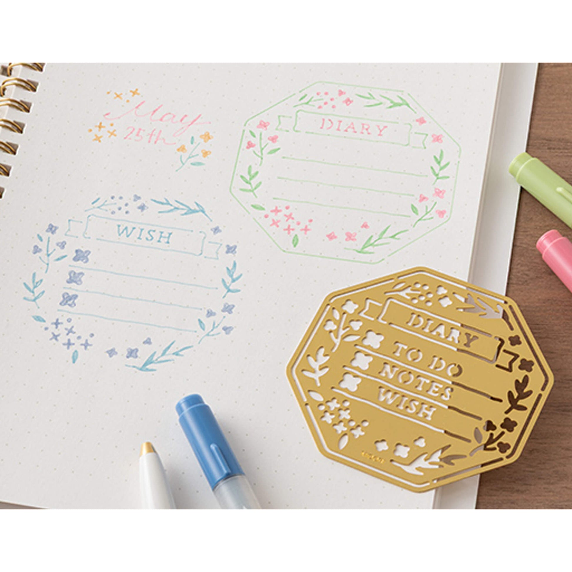 Midori Motif Template Brass - Wreath - Template Rulers