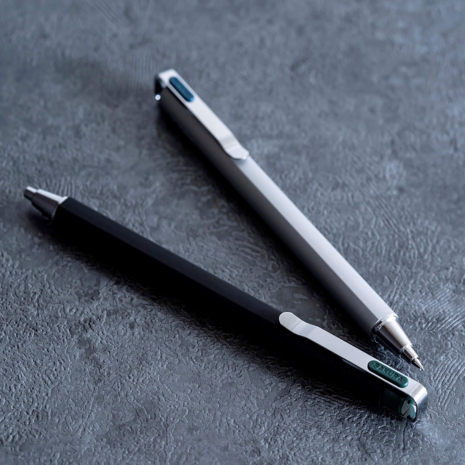 Sakura Ballsign iD Plus Gel Pen 0.4mm - Pure Black (Black) - Gel & Rollerball Pens