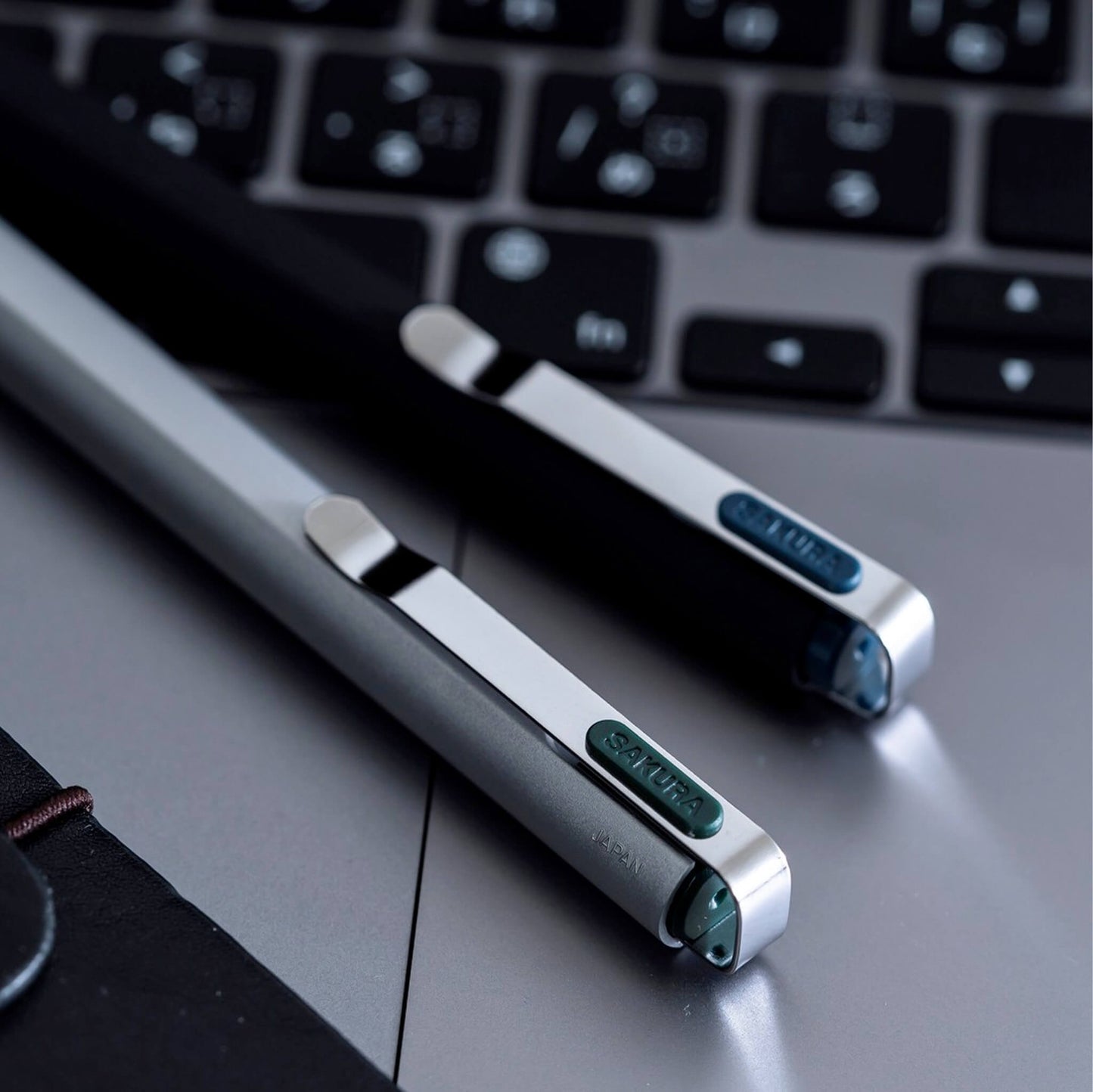 Sakura Ballsign iD Plus Gel Pen 0.5mm - Pure Black (Black) - Gel & Rollerball Pens