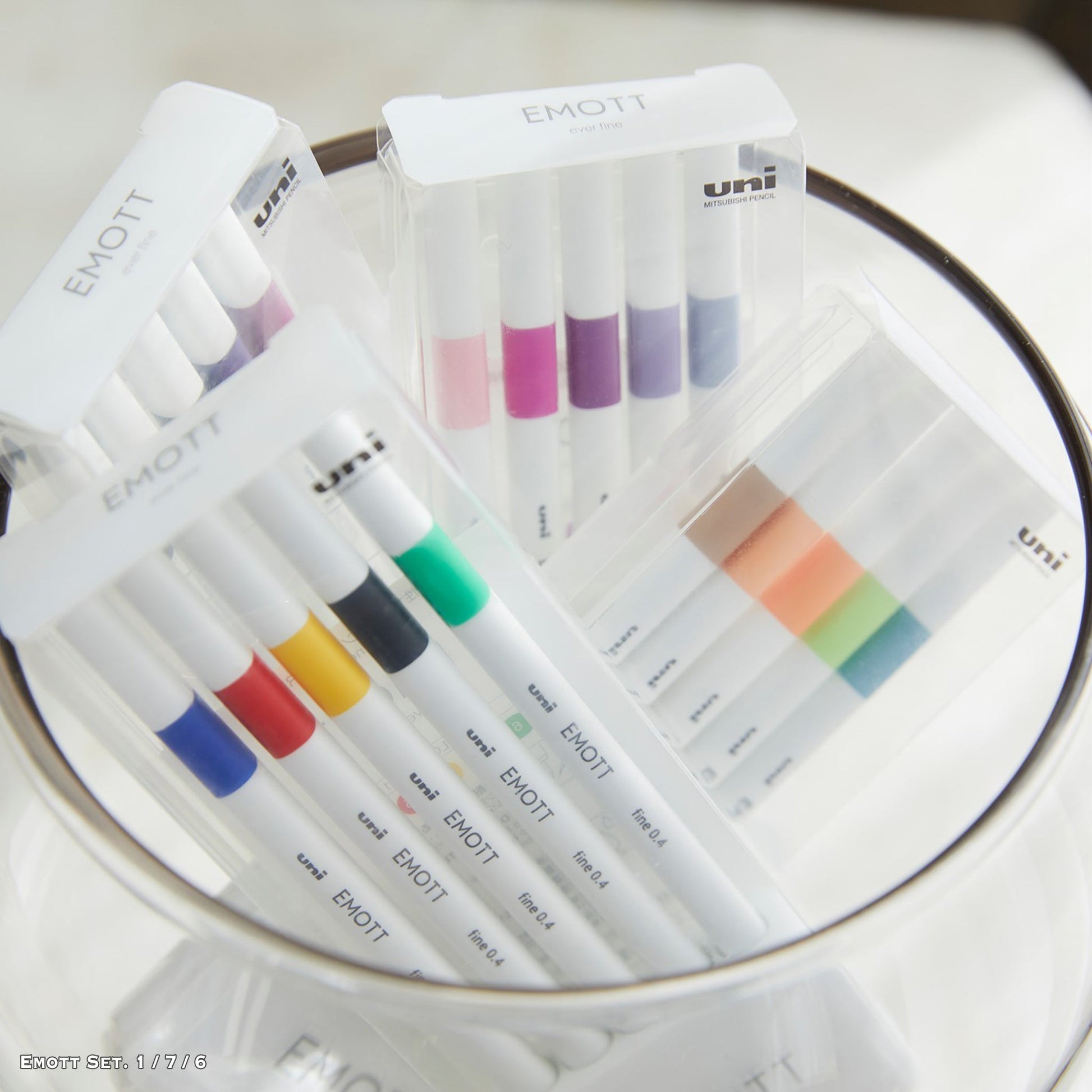 Uni Mitsubishi Emott Fineliner 5 - Color Set No.7 Floral Color - Fine - Tip Markers