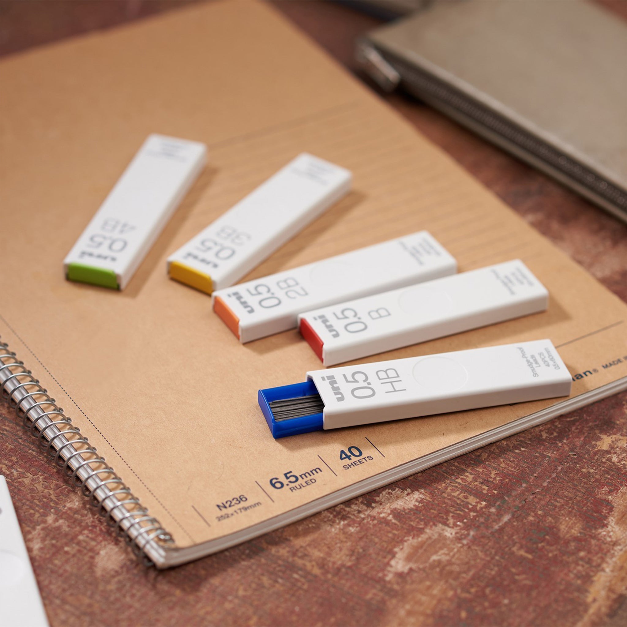 Mitsubishi Pencil – Mine Di Ricambio Per Matita Meccanica – 0.5 Mm – Durezza 4B – Confezione Da 10 (400 Mine)